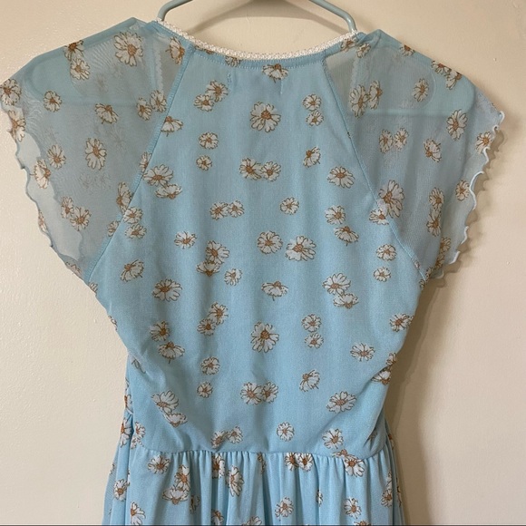 Urban Outfitters Daisy Romper - Picture 4 of 7